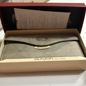 Buxton wallet, NWT